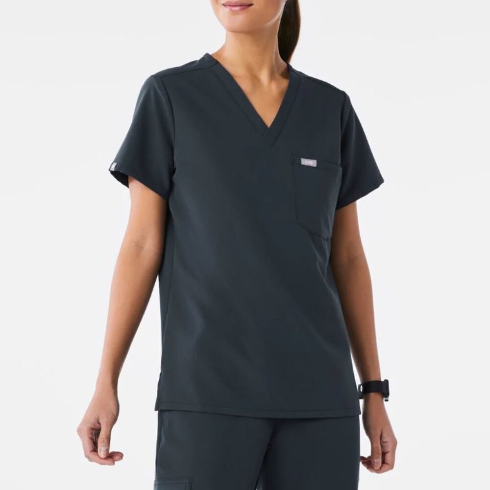 Figs Women's Catarina One-Pocket Scrub Top - Dark Harbor, Medium